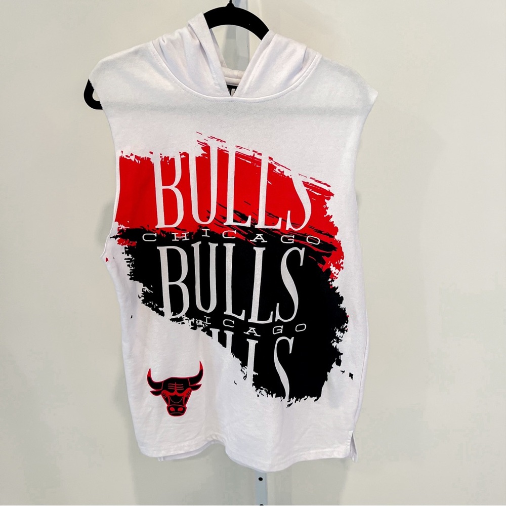 NBA Chicago Bulls Basketball White Sleeveless Graphic Hoodie Sweatshirt Medium